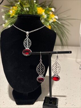Silver Leaf Red Garnet Gemstone Pendant Necklace & Earrings Set